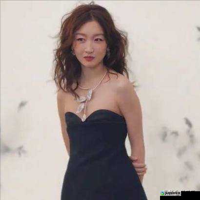周冬雨被实干20分钟视频引发热议，明星隐私边界与公众好奇心该如何平衡？